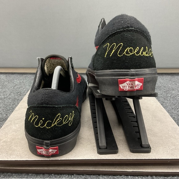 Vans X Mickey Mouse Club Old Skool Black Red 721356 Sneakers Mens Size 11 - Picture 2 of 8